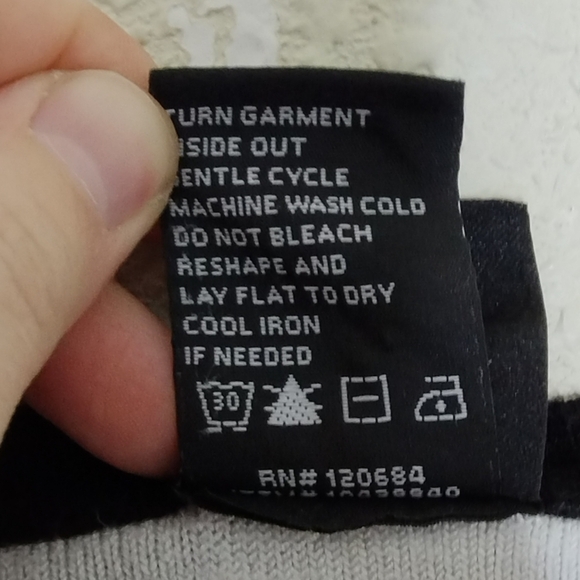 Torrid x Rebel Wilson Black White Spellout Sweater Size 3X - Picture 6 of 7